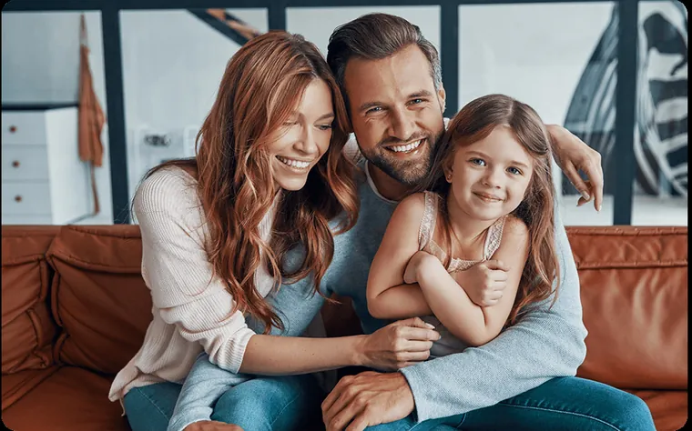 familia feliz disfrutando su crédito hipotecario gracias a HSBC